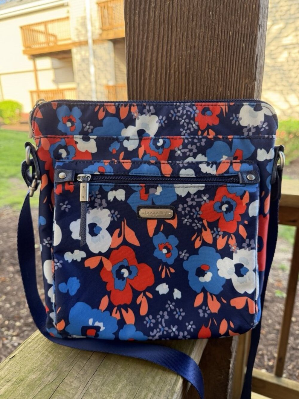 Baggallini Go Bagg with RFID phone wristlet floral colorful preppy crossbody